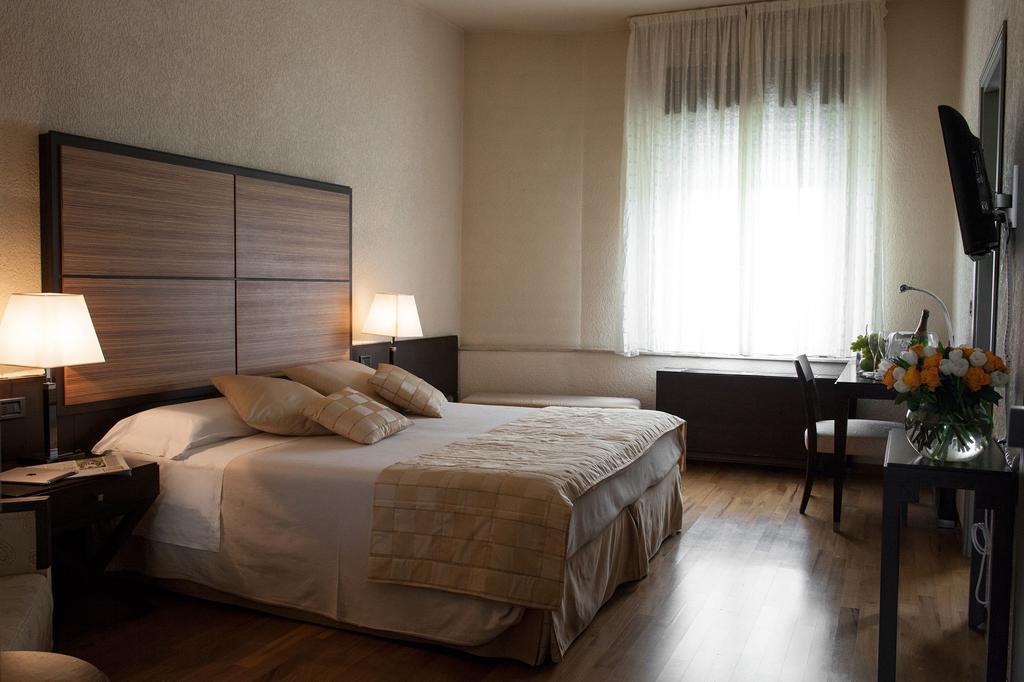 Hotel La Bettola Carisio Esterno foto