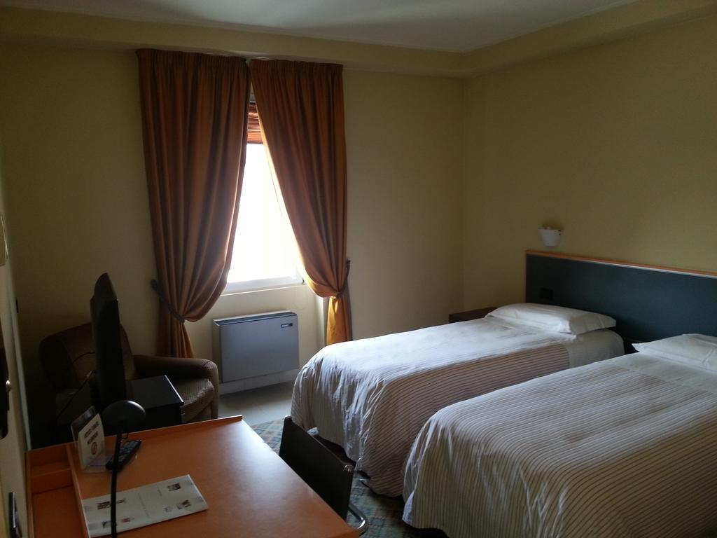 Hotel La Bettola Carisio Esterno foto